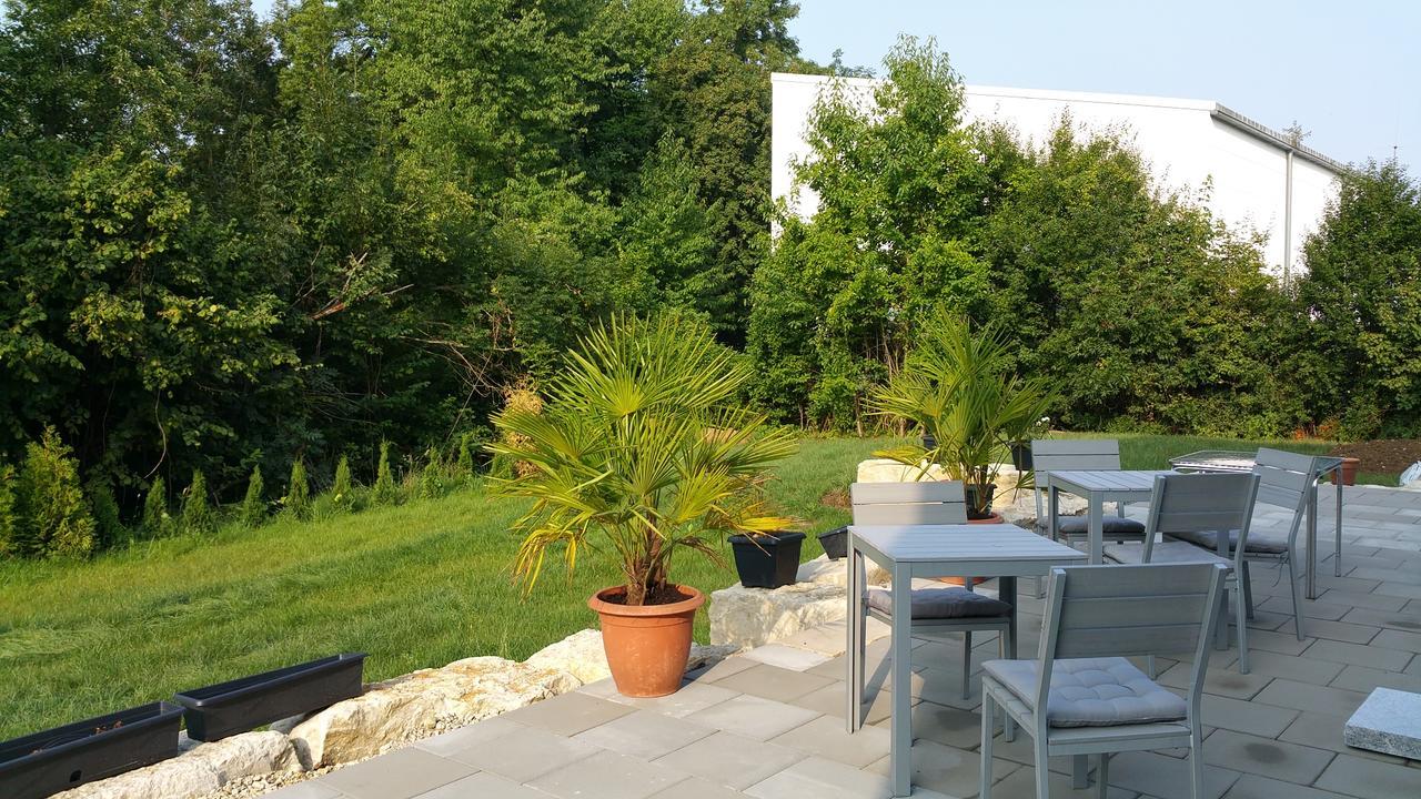 Hotel Apartment Am Arbach Eningen unter Achalm Exterior photo